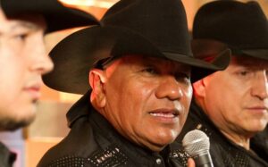 Bronco graba tema de Armando Manzanero y confiesa su mala experiencia