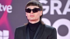 As&iacute; suenan los &eacute;xitos de Peso Pluma en franc&eacute;s