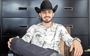 Joss Favela cuenta con composiciones para el regional mexicano