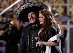 Jenny Rivera reaparece cantando con su hermano Lupillo
