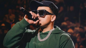 Vocalista de Fuerza Regida : &iexcl;en libertad!