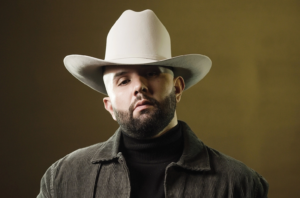 ¿Puedes adivinar la canción de Carin León?