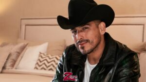 Espinoza Paz: Varios artistas rechazaron mi canci&oacute;n.