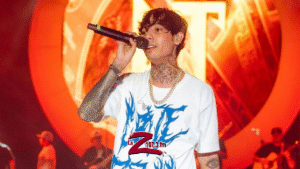 Natanael Cano explota contra sus ingenieros de sonido a medio concierto