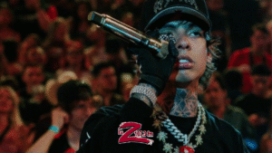 &iquest;Qu&eacute; le dieron de tomar a Natanael Cano en pleno concierto?