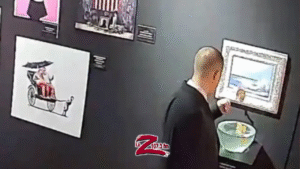 Un guardia de seguridad intent&oacute; comerse una obra de arte mientras trabajaba