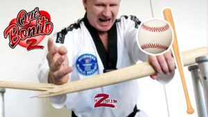 Un artista marcial rompe 68 bates de b&eacute;isbol en un minuto