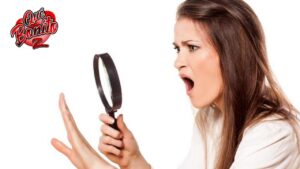 ¿Uñas en lugar de pelo? Conoce la historia de la mujer que produce uñas en lugar de cabello