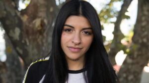 Cazzu genera expectaci&oacute;n en M&eacute;xico: evita hablar de Nodal y protege a su hija Inti