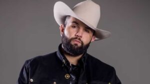 Carín León acumula fortuna millonaria en 2025