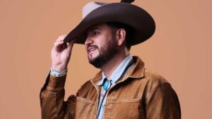 El &ldquo;Corrido de Juanito&rdquo; de Ed&eacute;n Mu&ntilde;oz resurge como himno migrante