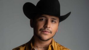 Christian Nodal: Revelan chats con fan cuando era novio de Belinda