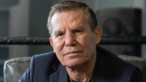 Julio C&eacute;sar Ch&aacute;vez es operado de emergencia en Culiac&aacute;n