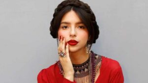 Se burlan de Ángela Aguilar por video viral donde canta desafinada de niña