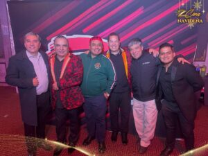 &iexcl;La fiesta del a&ntilde;o! As&iacute; fue la #ZCena Navide&ntilde;a con Raymix, duendes, el Grinch y todos los locutores de La Z