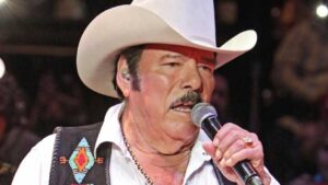 Lalo Mora sorprende al decir que est&aacute; &ldquo;listo para partir&rdquo;