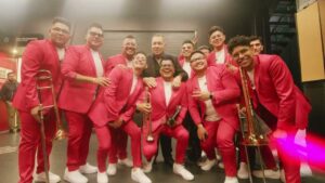 Internacional Orquesta La T&iacute;pica sorprende con un homenaje salsero que trae nostalgia, picard&iacute;a y mucha pol&eacute;mica