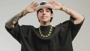 Natanael Cano sorprende regalando autos de lujo en su posada navide&ntilde;a