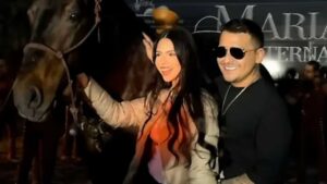 ¿Cuánto pagó Ángela Aguilar por el lujoso caballo que le regaló a Christian Nodal en su cumpleaños?