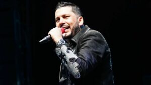 Luis Ángel “El Flaco” canta la misma canción con la que despidió a su hija… ahora para un amigo