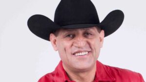 Pancho Barraza celebra 35 años de trayectoria… pero deja una inquietante duda sobre su futuro