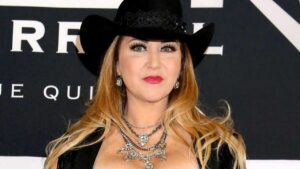 Entre lágrimas, Alicia Villarreal ratifica denuncia: «Las injusticias contra las mujeres no se valen»