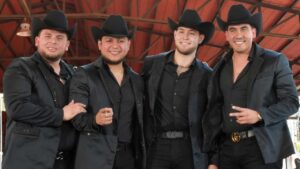 Calibre 50 cumple 16 a&ntilde;os y sorprende con un dueto que nadie esperaba