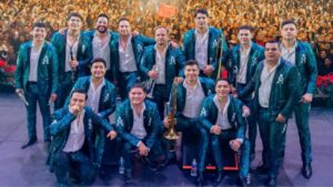 &iquest;Te vas a declarar o a reclamar? La Arrolladora Banda El Lim&oacute;n y las 5 canciones que podr&iacute;an cambiar tu historia este 14 de febrero