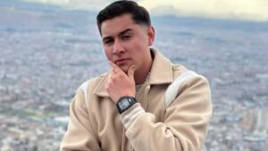 Jeypi, vocalista de Banda Los Recoditos, desata preocupaci&oacute;n entre sus fans por compartir foto desde el hospital