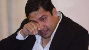 Juli&oacute;n &Aacute;lvarez rompe en llanto en Mazatl&aacute;n&hellip; &iquest;qu&eacute; le pas&oacute;?