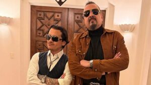 Pepe Aguilar estar&iacute;a presionando a Christian Nodal para que su padre deje de manejar su carrera