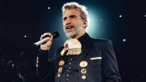 Alejandro Fern&aacute;ndez regresa al Palenque de Texcoco con dos noches que prometen lleno total