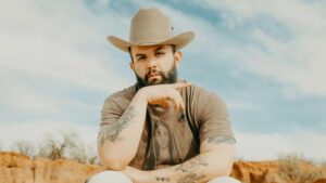 Carín León abre su taquería El Coyote del Norte y desata polémica por sus precios