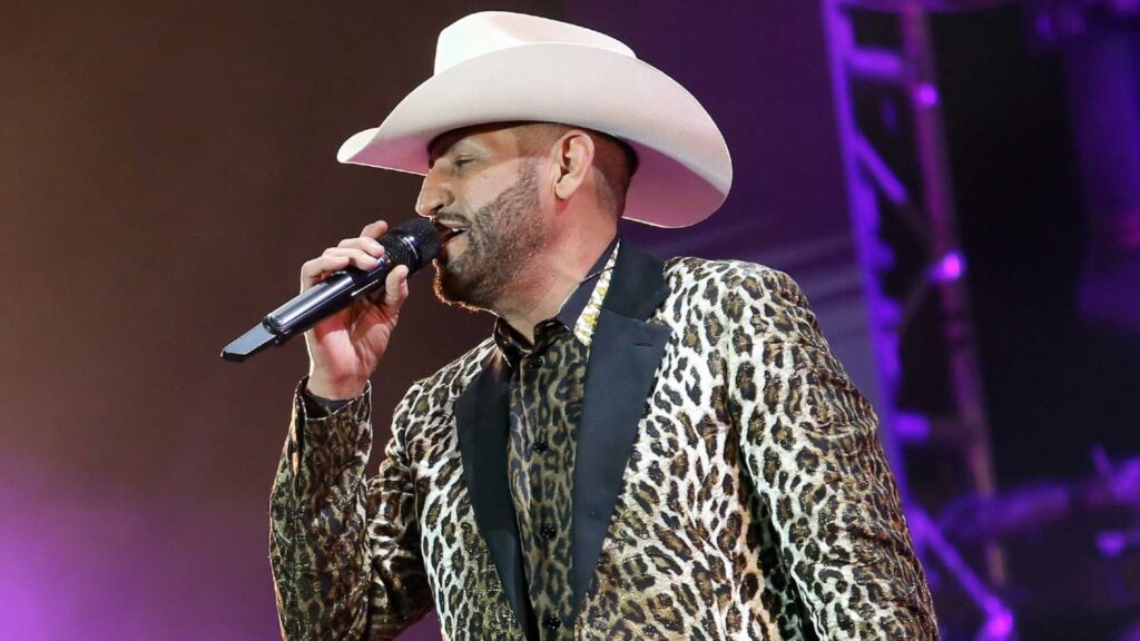 Pancho Barraza celebra 35 a&ntilde;os de m&uacute;sica con un disco lleno de colaboraciones hist&oacute;ricas