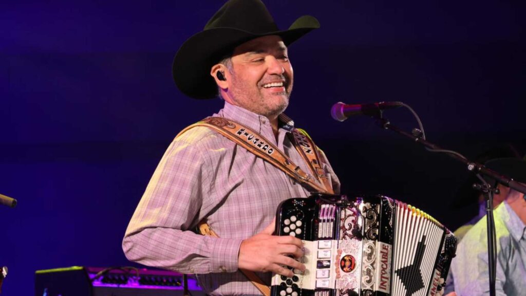 Ricky Muñoz dice NO a las colaboraciones en el nuevo disco de Intocable