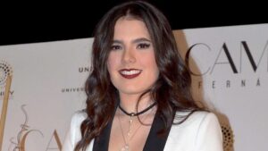 Camila Fern&aacute;ndez es operada de urgencia y su estado de salud preocupa a sus seguidores