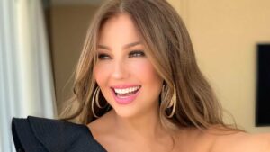 Thal&iacute;a rompe el coraz&oacute;n de sus fans al compartir fotos in&eacute;ditas de su ni&ntilde;ez