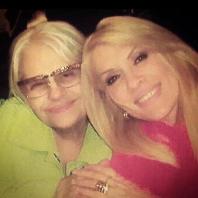 Yuri rompe el silencio y admite que quiso quitarse la vida cuando perdi&oacute; a su madre