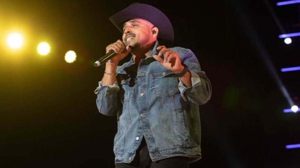 Hallan supuesto cuerpo de Espinoza Paz en su mansión de Sinaloa y el video estremece al regional mexicano