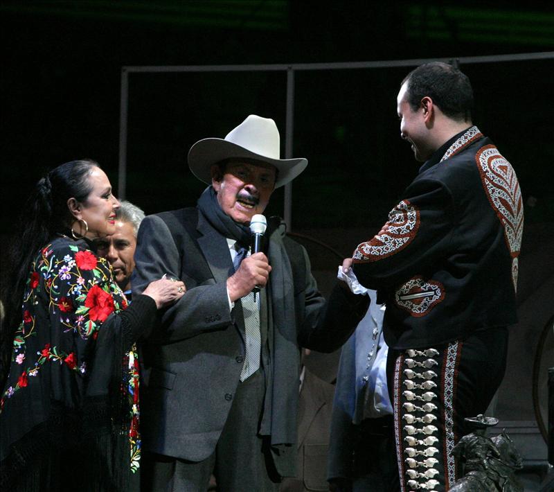 Pepe Aguilar revela por qué Majo Aguilar no forma parte del esperado tributo musical a don Antonio Aguilar