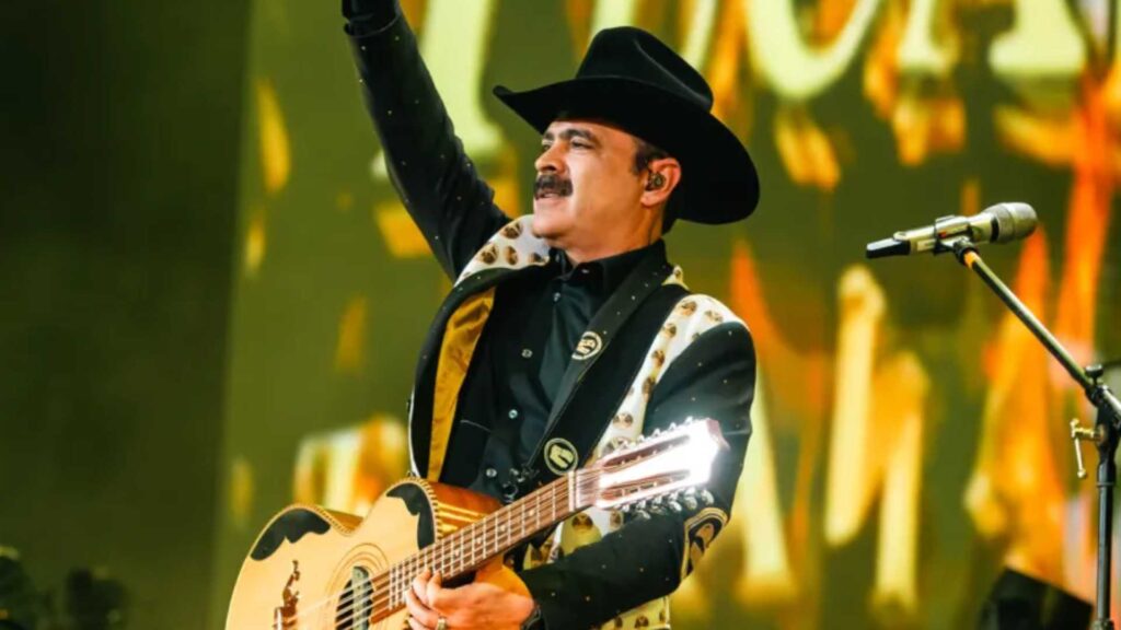 Los Tucanes de Tijuana convierten París en una pista de baile con La Chona