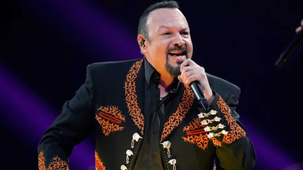 Pepe Aguilar sorprende al confesar cómo nació su amor por el América gracias a una película de Chespirito
