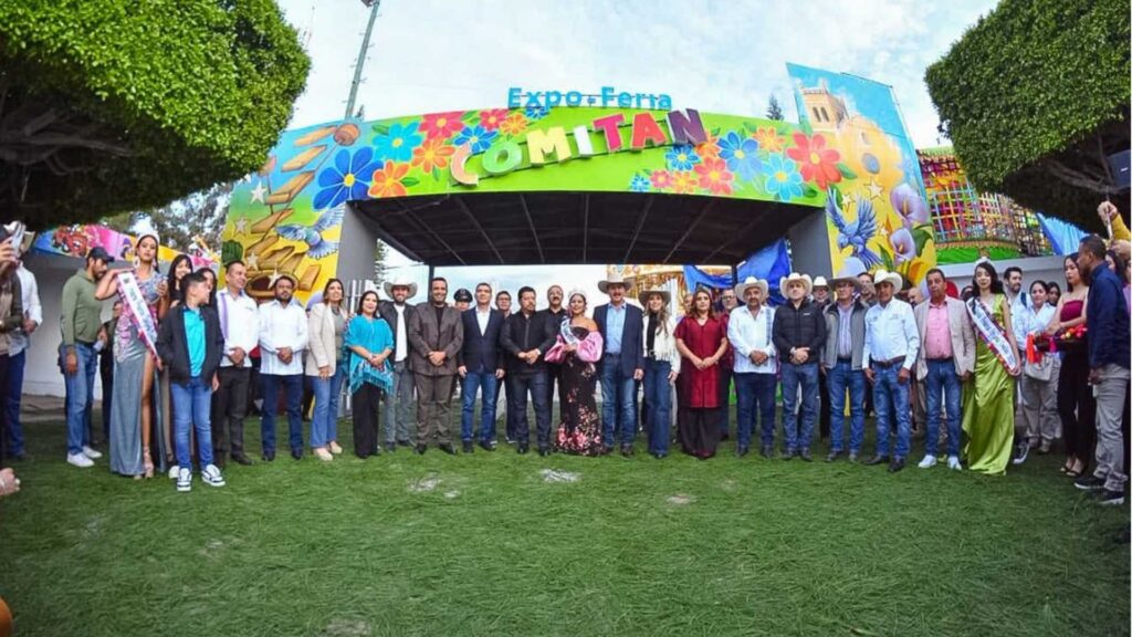 Ángela Aguilar sorprende con presentación GRATIS junto a Leonardo Aguilar en una de las ferias más grandes del país