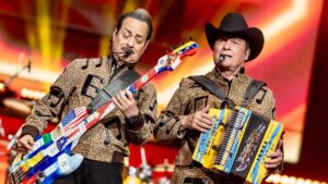 Los Tigres del Norte sorprenden a sus fans con maratónica presentación en Nuevo León