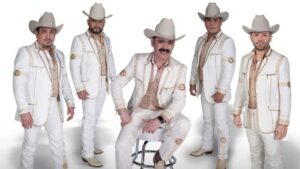 Los Tucanes de Tijuana preparan remix de La Chona junto a Pitbull