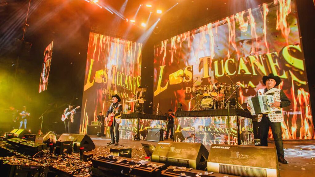 Los Tucanes de Tijuana preparan remix de La Chona junto a Pitbull