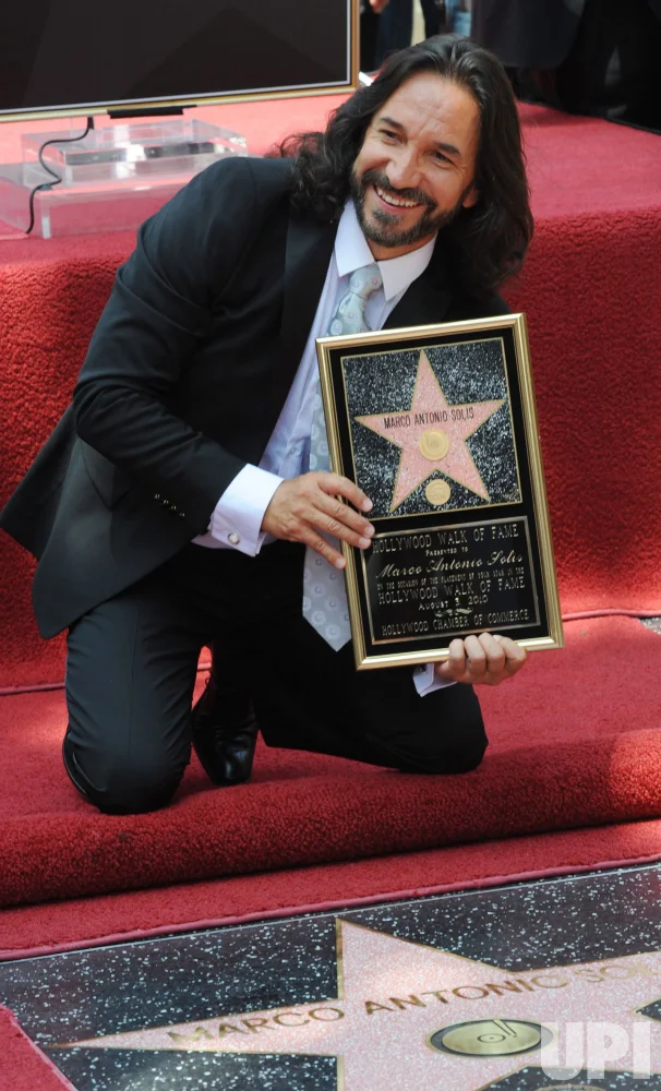 Marco Antonio Sol&iacute;s revive el d&iacute;a que Hollywood le dio su estrella hace 16 a&ntilde;os
