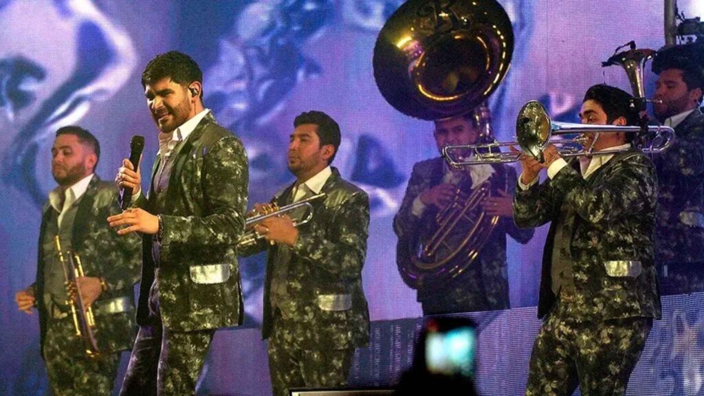 Banda El Recodo vive momentos de pánico tras evacuación de emergencia en su hotel