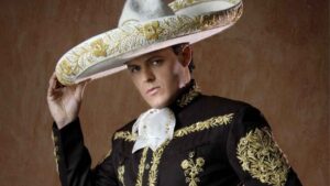 Pedro Fernández busca traer de regreso la magia del vinilo a México