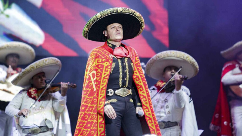 Pedro Fernández busca traer de regreso la magia del vinilo a México